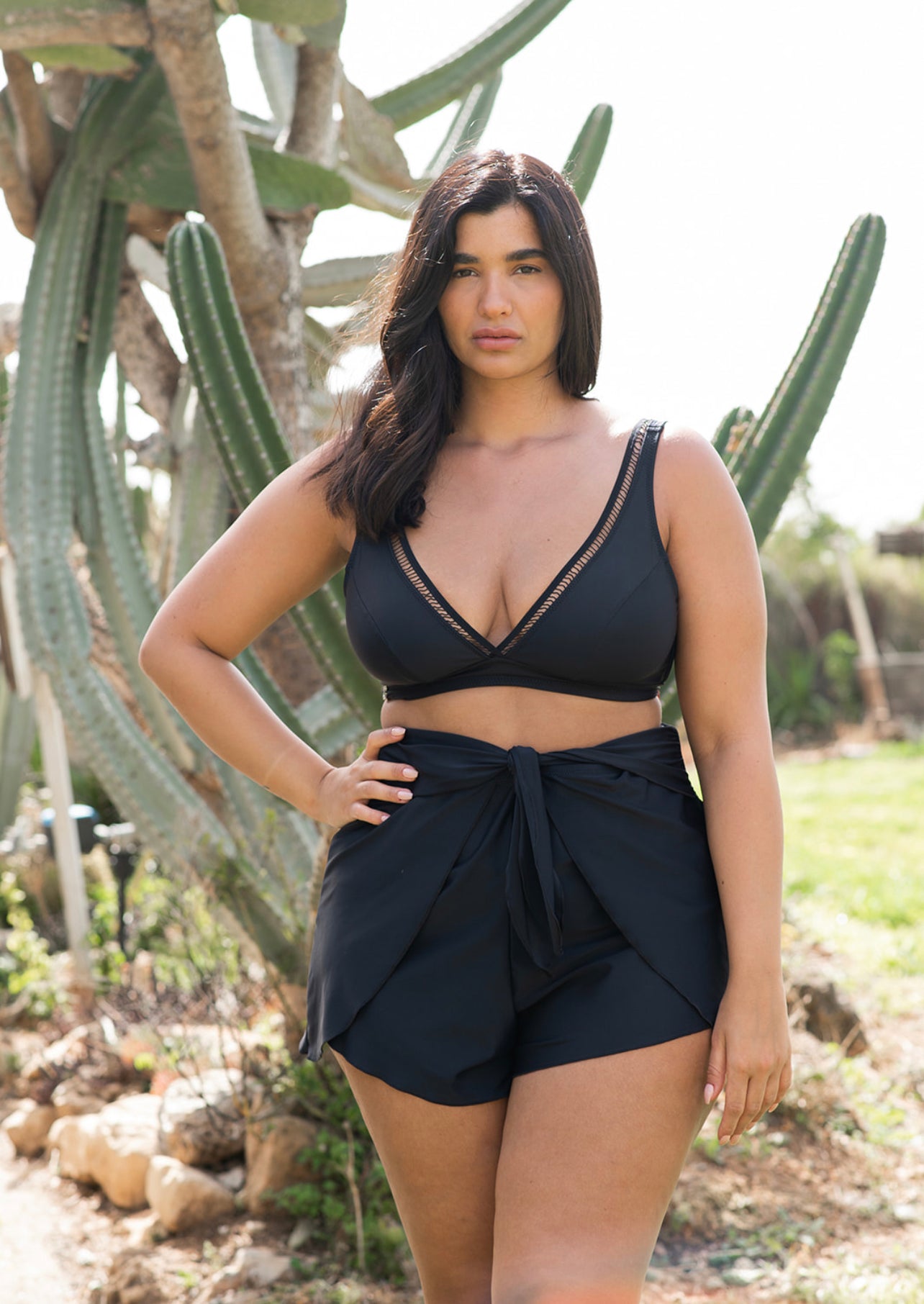 Almog Shorts Black - בגד ים מידות גדולות - מכנסון חצאית